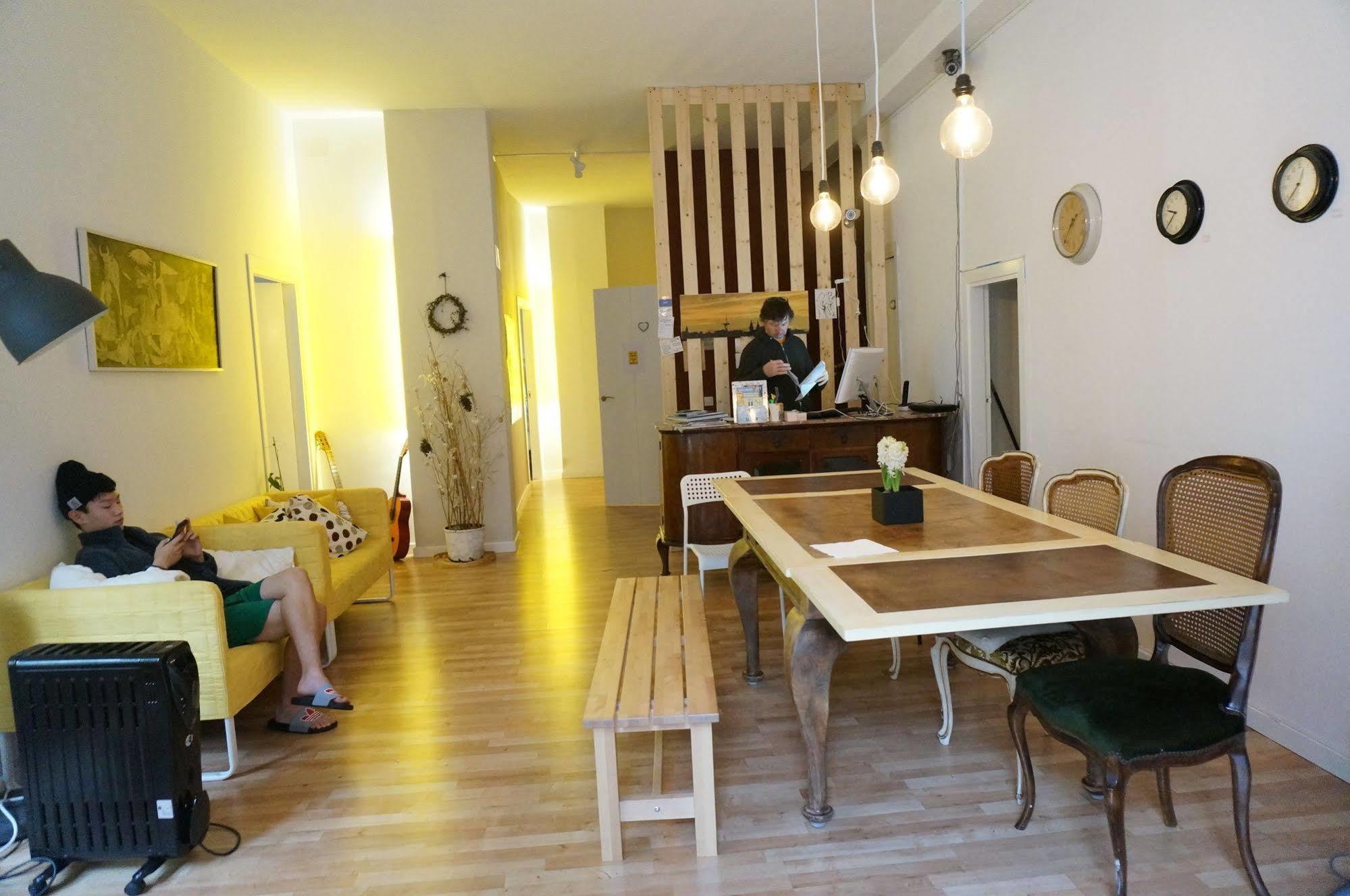 Camino B&B Барселона Экстерьер фото