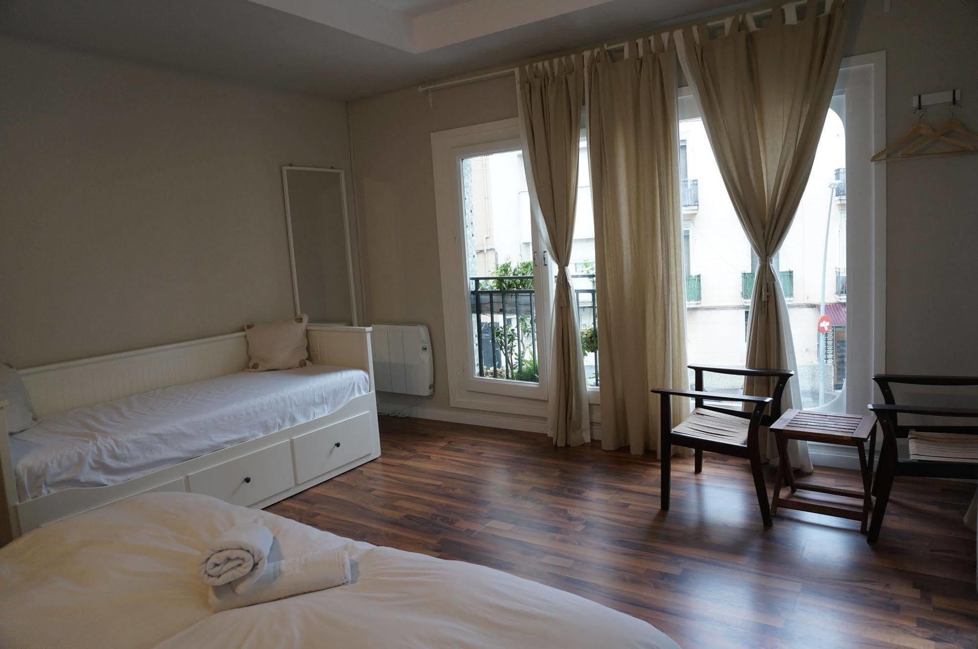 Camino B&B Барселона Экстерьер фото