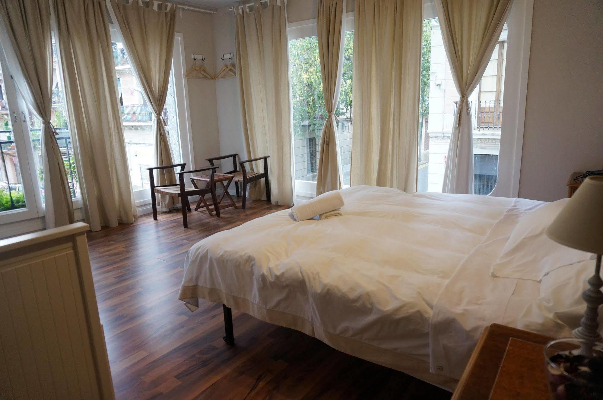 Camino B&B Барселона Экстерьер фото