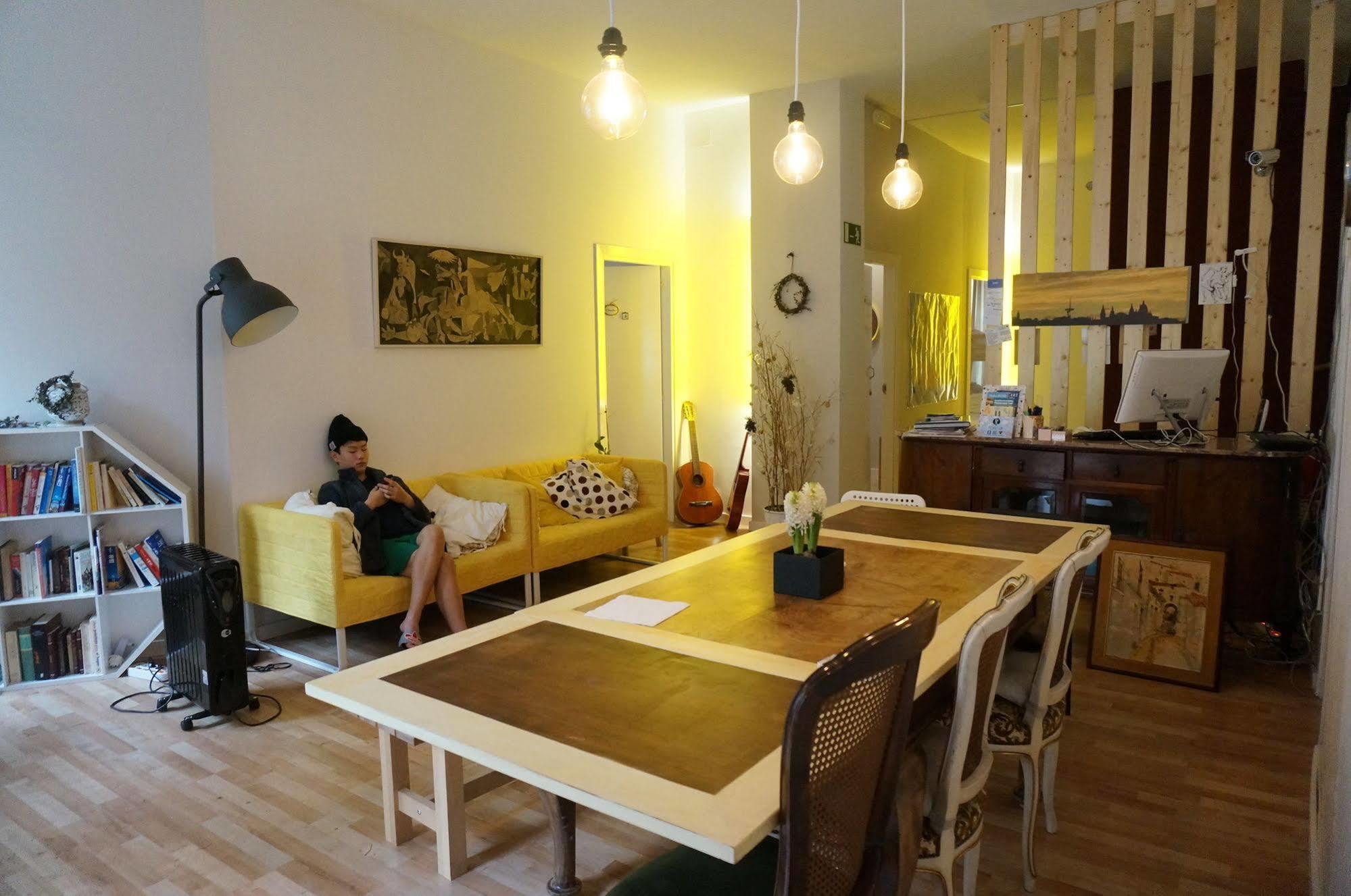 Camino B&B Барселона Экстерьер фото
