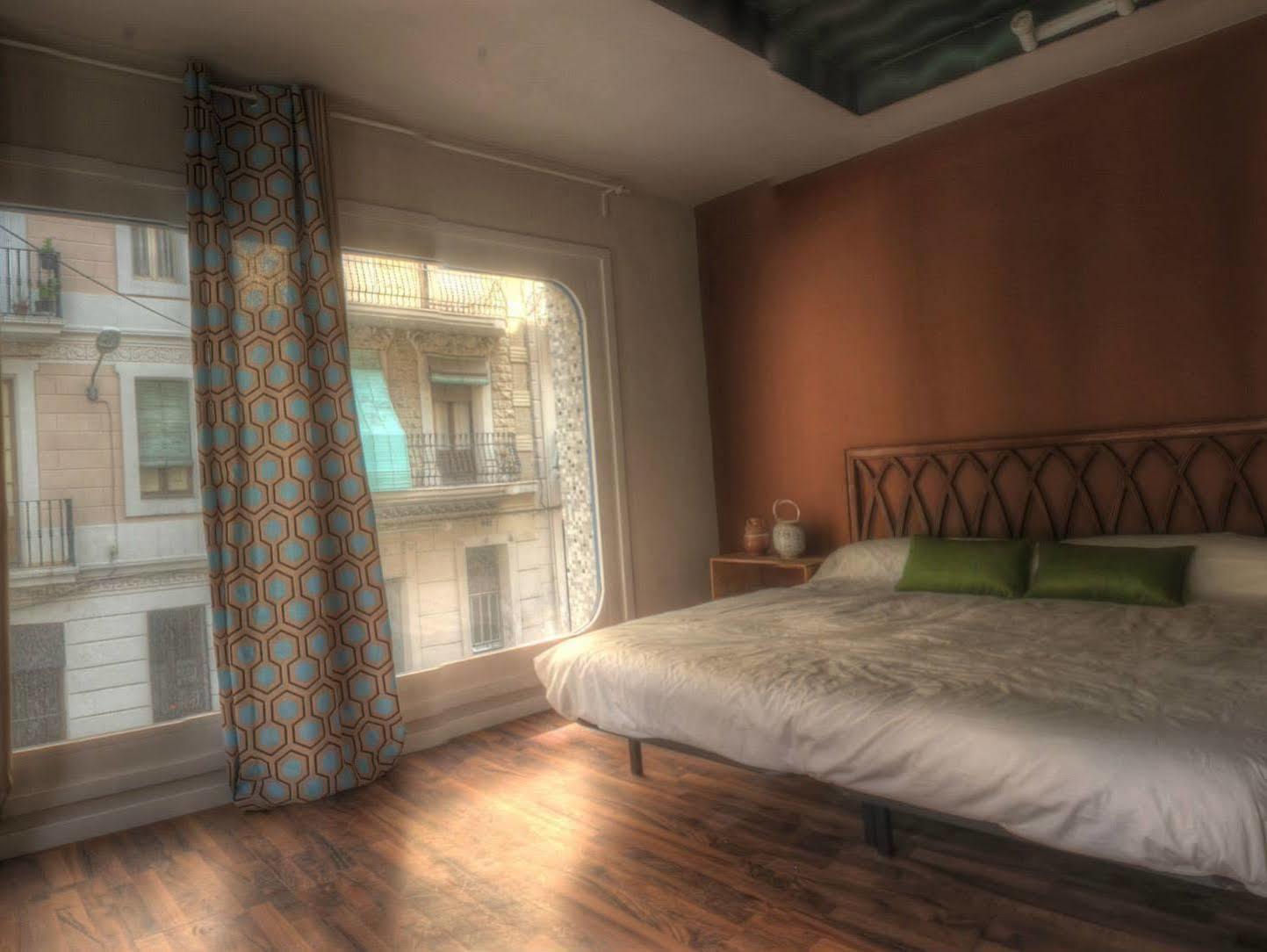 Camino B&B Барселона Экстерьер фото
